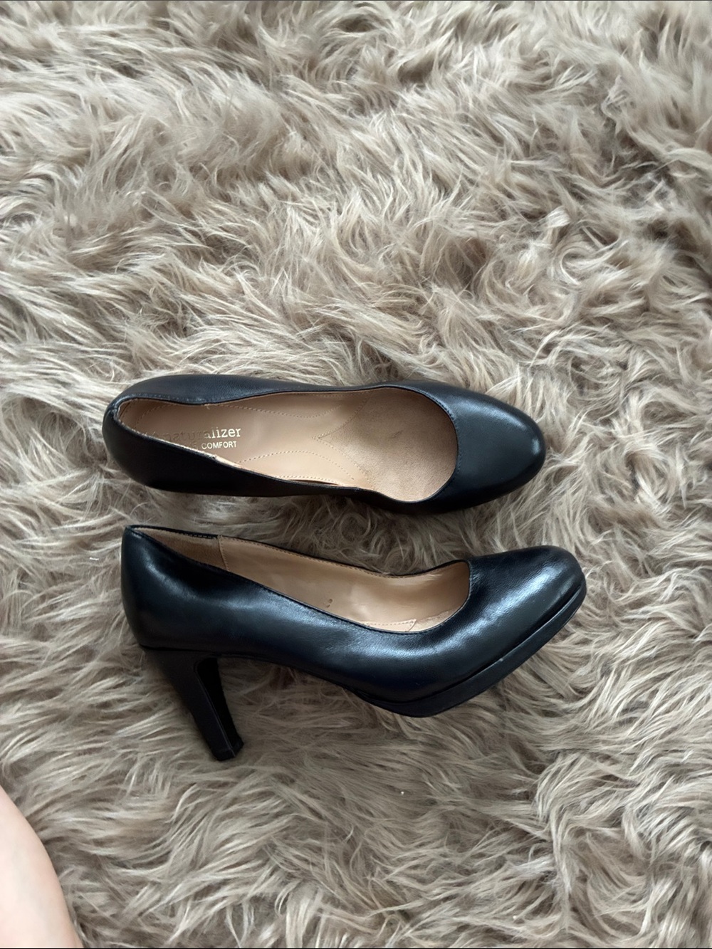 Naturalizer Black Round-Toe Mid-Heel Pumps